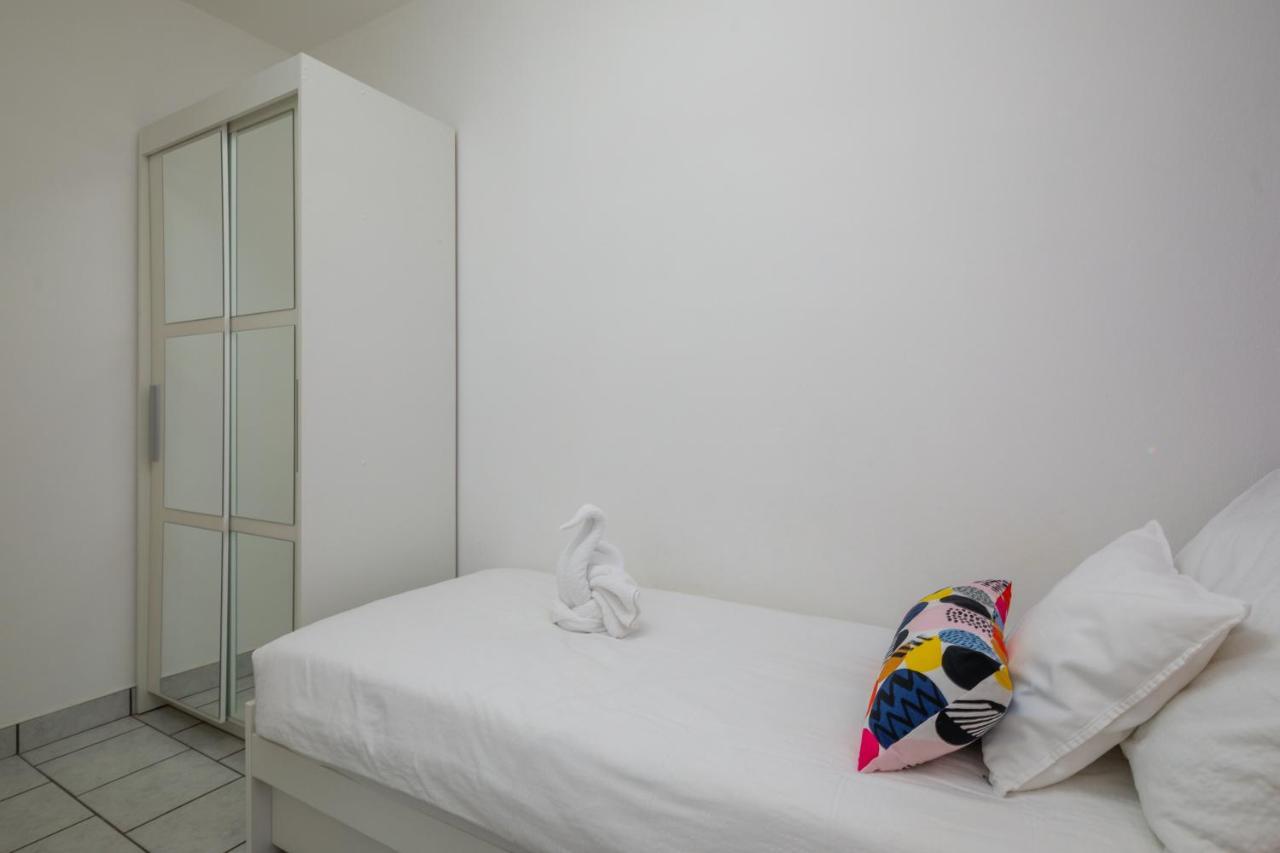 Zrinka - Last Season Ever! Apartment *