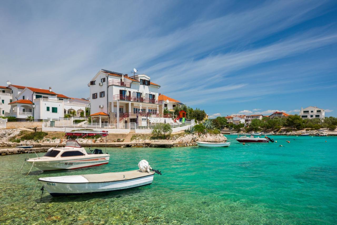 Zrinka - Last Season Ever! * Rogoznica (Sibenik-Knin)